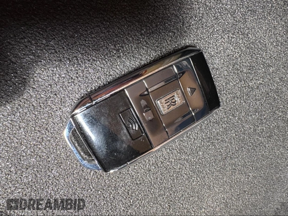 2022 Rolls-Royce Ghost Black Badge z VIN SCATD6C09NU209759, wystawiony jako IAAI lot #42301155 z przebiegiem 5631 mil mil oraz . Historia ofert i sprzedaży dostępna na DreamBid. Obrazek 11.