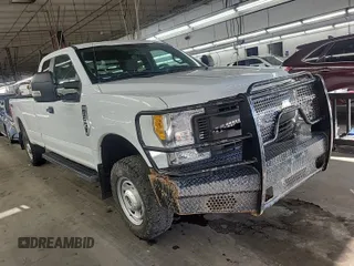 2017 Ford F-350 with VIN 1FT7X3B62HEE09676, listed as a IAAI auction lot 42727709 with 154,269 mi miles and . Bid and sale history available at DreamBid. Image 36.