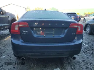 2013 Volvo S60 T5 Premier z VIN YV1612FSXD2192205, wystawiony jako Copart lot #43498645 z przebiegiem Nie podano mil oraz Nie do naprawy. Historia ofert i sprzedaży dostępna na DreamBid. Obrazek 6.