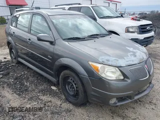 2008 Pontiac Vibe with VIN 5Y2SL658X8Z422933, listed as a IAAI auction lot 41757711 with 299,999 mi miles. Bid and sale history available at carsss.com. Image 1.