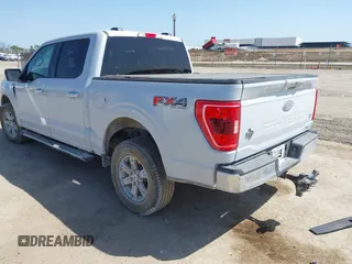 2021 Ford F-150 XL z VIN 1FTFW1E86MKD90402, wystawiony jako IAAI lot #42007680 z przebiegiem 103 724 mil mil oraz . Historia ofert i sprzedaży dostępna na DreamBid. Obrazek 3.