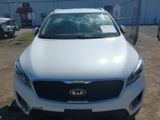 2018 Kia Sorento LX with VIN 5XYPGDA39JG415677, listed as a IAAI auction lot 42051631 with 72,734 mi miles. Bid and sale history available at carsss.com. Image 12.