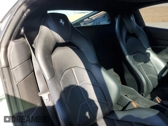 2018 Ferrari 488 z VIN ZFF79ALA5J0232045, wystawiony jako Copart lot #69417283 z przebiegiem 26 053 mil mil oraz . Historia ofert i sprzedaży dostępna na DreamBid. Obrazek 10.