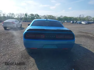 2016 Dodge Challenger R/T Scat Pack z VIN 2C3CDZFJ9GH100372, wystawiony jako IAAI lot #42221915 z przebiegiem 66 896 mil mil oraz . Historia ofert i sprzedaży dostępna na DreamBid. Obrazek 17.
