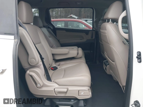 2018 Honda Odyssey Elite with VIN 5FNRL6H90JB064823, listed as a IAAI auction lot 41510216 with 48,223 mi miles. Bid and sale history available at carsss.com. Image 8.