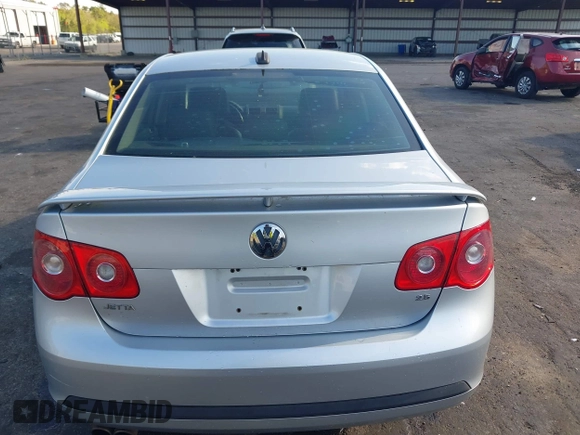 2005 Volkswagen Jetta 2.5L с VIN 3VWDF71K65M608938, выставлен на аукционе IAAI как лот 41880658 с пробегом 108 701 миль миль и . История ставок и продаж доступна на DreamBid. Изображение 16.