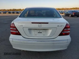 2007 Mercedes-Benz C 280 Luxury z VIN WDBRF92H07F908967, wystawiony jako Copart lot #57304005 z przebiegiem Nie podano mil oraz Nie do naprawy • Non repairable. Historia ofert i sprzedaży dostępna na DreamBid. Obrazek 6.