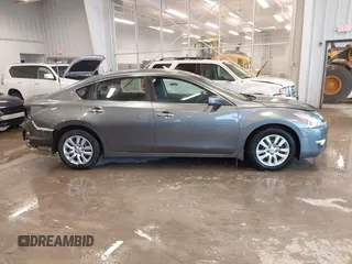 2015 Nissan Altima 2.5 S with VIN 1N4AL3AP8FC266100, listed as a IAAI auction lot 41535510 with 111,566 mi miles. Bid and sale history available at carsss.com. Image 14.