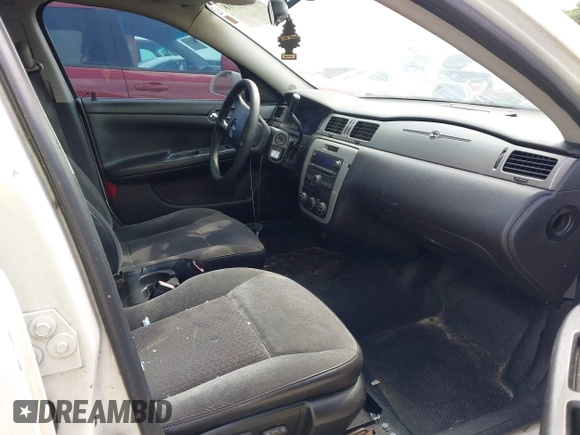 2008 Chevrolet Impala Police Police z VIN 2G1WS553981358596, wystawiony jako IAAI lot #42010918 z przebiegiem 160 543 mil mil oraz . Historia ofert i sprzedaży dostępna na DreamBid. Obrazek 5.