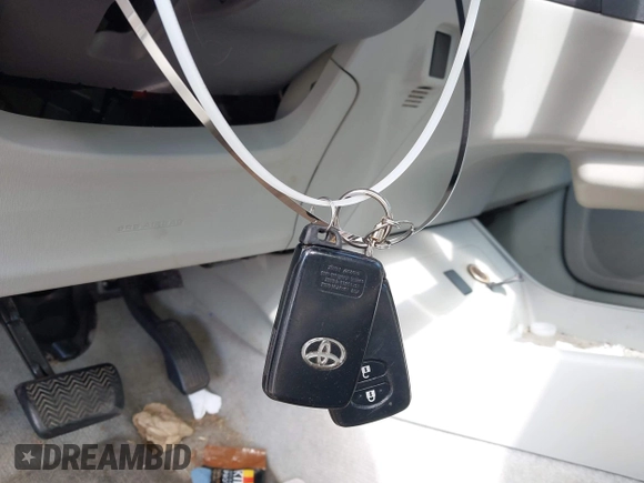 2011 Toyota Prius I z VIN JTDKN3DU5B1368583, wystawiony jako IAAI lot #42303542 z przebiegiem 220 931 mil mil oraz . Historia ofert i sprzedaży dostępna na DreamBid. Obrazek 11.