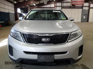 2015 Kia Sorento LX with VIN 5XYKTCA60FG593933, listed as a Copart auction lot 50610885 with 293,416 mi miles and Clean Title. Bid and sale history available at DreamBid. Image 5.