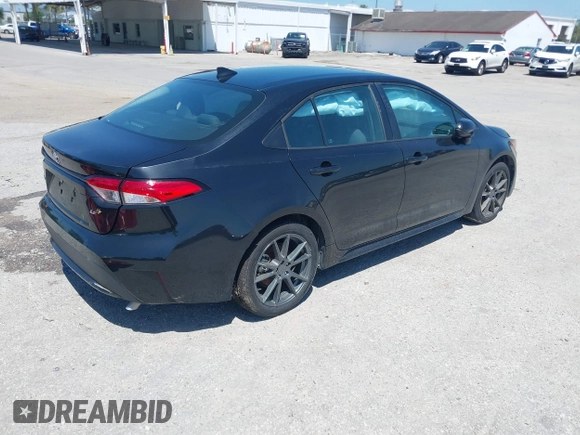 2021 Toyota Corolla LE with VIN 5YFEPMAE1MP247493, listed as a IAAI auction lot 40090331 with 111,994 mi miles. Bid and sale history available at carsss.com. Image 4.