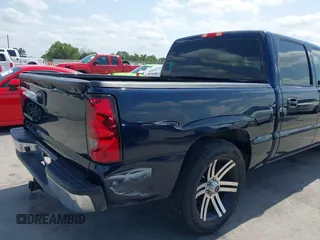 2005 Chevrolet Silverado 1500 LS with VIN 2GCEC13T551363608, listed as a IAAI auction lot 42081763 with 197,496 mi miles and . Bid and sale history available at DreamBid. Image 15.