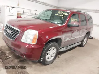 2011 GMC Yukon SLT with VIN 1GKS2CE08BR308792, listed as a IAAI auction lot 41633427 with 216,483 mi miles. Bid and sale history available at carsss.com. Image 17.