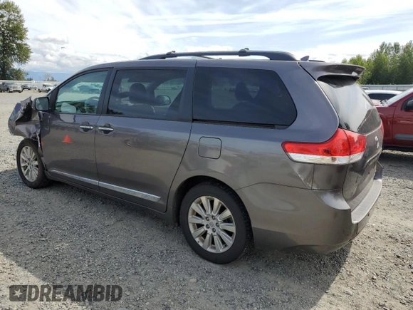 2013 Toyota Sienna XLE с VIN 5TDDK3DC9DS051534, выставлен на аукционе Copart как лот 61487035 с пробегом 66 168 миль миль и Списание • Salvage title. История ставок и продаж доступна на DreamBid. Изображение 2.