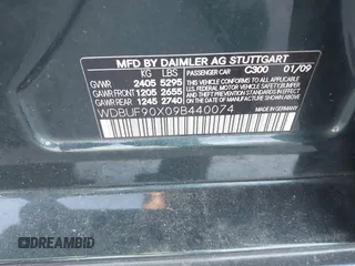 2009 Mercedes-Benz E 550 with VIN WDBUF90X09B440074, listed as a IAAI auction lot 41501459 with 142,489 mi miles and . Bid and sale history available at carsss.com. Image 9.