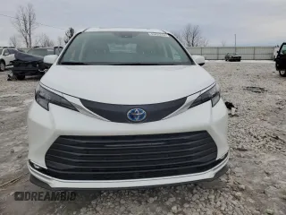 2024 Toyota Sienna XLE with VIN 5TDYSKFC5RS141621, listed as a Copart auction lot 44435555 with 12,971 mi miles and Clean Title. Bid and sale history available at DreamBid. Image 5.