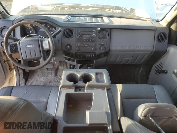 2014 Ford F-350 XL with VIN 1FT8X3BT7EEA61279, listed as a Copart auction lot 43035235 with 258,391 mi miles and Clean title. Bid and sale history available at DreamBid. Image 8.