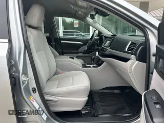 2019 Toyota Highlander LE с VIN 5TDBZRFH9KS945111, выставлен на аукционе Copart как лот 65295025 с пробегом 179 416 миль миль и Чистый • Clean title. История ставок и продаж доступна на DreamBid. Изображение 5.