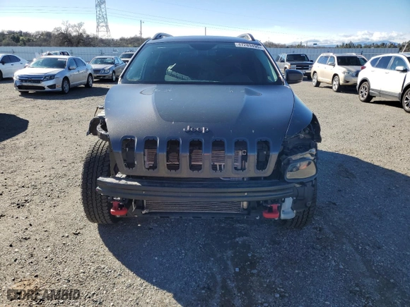 2018 Jeep Cherokee Trailhawk with VIN 1C4PJMBXXJD603643, listed as a Copart auction lot 47289495 with 45,712 mi miles and Salvage Title. Bid and sale history available at carsss.com. Image 5.