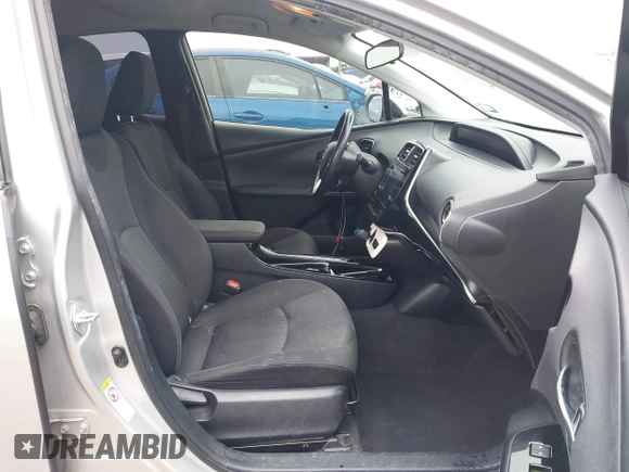 2018 Toyota Prius Two with VIN JTDKARFU7J3549201, listed as a IAAI auction lot 41589765 with 125,500 mi miles. Bid and sale history available at carsss.com. Image 5.