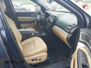 2017 Ford Explorer XLT z VIN 1FM5K8D87HGA65814, wystawiony jako IAAI lot #42658041 z przebiegiem 82 560 mil mil oraz . Historia ofert i sprzedaży dostępna na DreamBid. Obrazek 5.