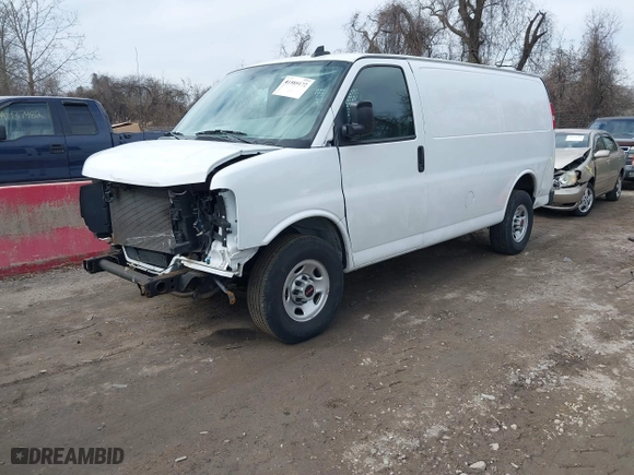 2021 Chevrolet Express Cargo Van with VIN 1GCWGAFP1M1197812, listed as a IAAI auction lot 41585172 with 29,610 mi miles. Bid and sale history available at carsss.com. Image 19.