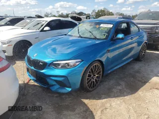 2020 BMW M2 Competition z VIN WBS2U7C08L7E49953, wystawiony jako Copart lot #76200814 z przebiegiem 13 888 mil mil oraz Nie do naprawy • Non repairable. Historia ofert i sprzedaży dostępna na DreamBid. Obrazek 1.