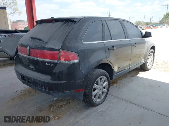 2007 Lincoln MKX with VIN 2LMDU68C77BJ11645, listed as a IAAI auction lot 42097015 with 155,678 mi miles. Bid and sale history available at carsss.com. Image 4.