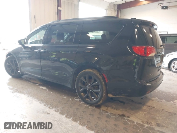 2018 Chrysler Pacifica Touring L z VIN 2C4RC1BG8JR260538, wystawiony jako IAAI lot #42069926 z przebiegiem 167 328 mil mil oraz . Historia ofert i sprzedaży dostępna na DreamBid. Obrazek 3.