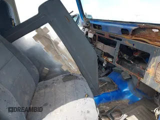 1992 Jeep Wrangler z VIN 2J4FY29S1NJ528929, wystawiony jako IAAI lot #42173108 z przebiegiem Nie podano mil oraz . Historia ofert i sprzedaży dostępna na DreamBid. Obrazek 5.