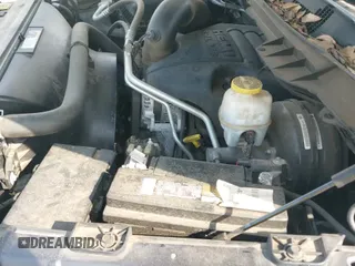 2018 Ram 1500 Express z VIN 1C6RR7KT0JS276527, wystawiony jako IAAI lot #41967968 z przebiegiem 200 964 mil mil oraz . Historia ofert i sprzedaży dostępna na DreamBid. Obrazek 19.