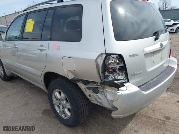 2006 Toyota Highlander w/3rd Row with VIN JTEEP21A160167427, listed as a IAAI auction lot 41815991 with 308,542 mi miles. Bid and sale history available at carsss.com. Image 6.