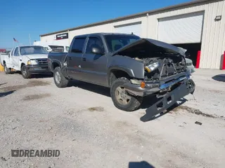 2006 Chevrolet Silverado 1500 LT1 with VIN 2GCEK13T861134800, listed as a IAAI auction lot 41667411 with 286,480 mi miles. Bid and sale history available at carsss.com. Image 1.