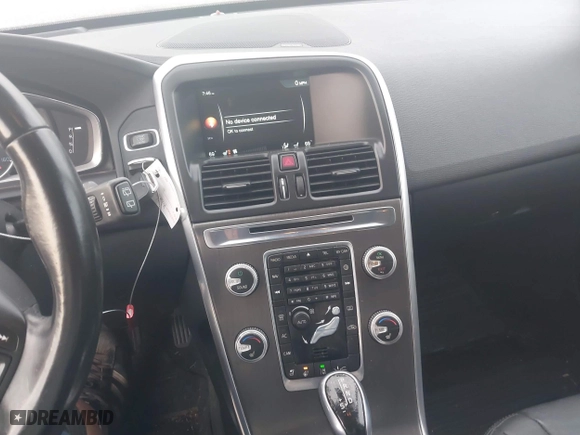 2016 Volvo XC60 T5 Platinum with VIN YV4612RM2G2788557, listed as a IAAI auction lot 41893917 with 95,257 mi miles. Bid and sale history available at carsss.com. Image 18.