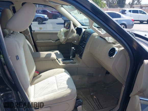 2010 Ford Explorer XLT with VIN 1FMEU7DE4AUA73161, listed as a IAAI auction lot 42175351 with 178,936 mi miles. Bid and sale history available at carsss.com. Image 5.