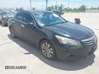 2012 Honda Accord EX-L z VIN 1HGCP3F86CA031390, wystawiony jako IAAI lot #42244124 z przebiegiem 230 733 mil mil oraz . Historia ofert i sprzedaży dostępna na DreamBid. Obrazek 1.
