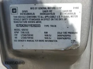 2000 GMC Sierra 2500 SLE z VIN 1GTGK29U1YE282223, wystawiony jako Copart lot #53886435 z przebiegiem Nie podano mil oraz Tytuł czysty. Historia ofert i sprzedaży dostępna na DreamBid. Obrazek 12.