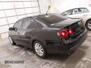 2010 Volkswagen Jetta Limited Edition с VIN 3VWAX7AJ0AM074675, выставлен на аукционе IAAI как лот 41962596 с пробегом 101 465 миль миль и . История ставок и продаж доступна на DreamBid. Изображение 15.