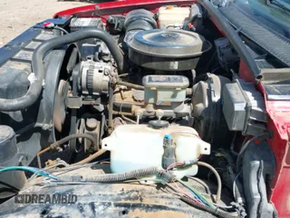 1989 Chevrolet Silverado 1500 с VIN 1GCDC14K3KZ252768, выставлен на аукционе IAAI как лот 39352514 с пробегом 158 435 миль миль и . История ставок и продаж доступна на DreamBid. Изображение 20.