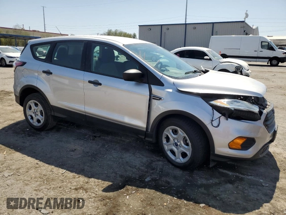 2017 Ford Escape S z VIN 1FMCU0F73HUD06275, wystawiony jako Copart lot #62875465 z przebiegiem 56 780 mil mil oraz Szkoda całkowita • Salvage title. Historia ofert i sprzedaży dostępna na DreamBid. Obrazek 4.