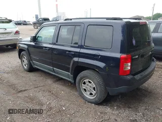 2011 Jeep Patriot Sport z VIN 1J4NT1GB3BD146294, wystawiony jako IAAI lot #42523267 z przebiegiem 199 497 mil mil oraz . Historia ofert i sprzedaży dostępna na DreamBid. Obrazek 3.