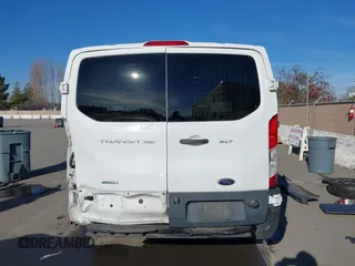 2016 Ford Transit Cargo z VIN 1FTYR1YM3GKA01650, wystawiony jako IAAI lot #41242238 z przebiegiem 145 073 mil mil oraz . Historia ofert i sprzedaży dostępna na DreamBid. Obrazek 17.