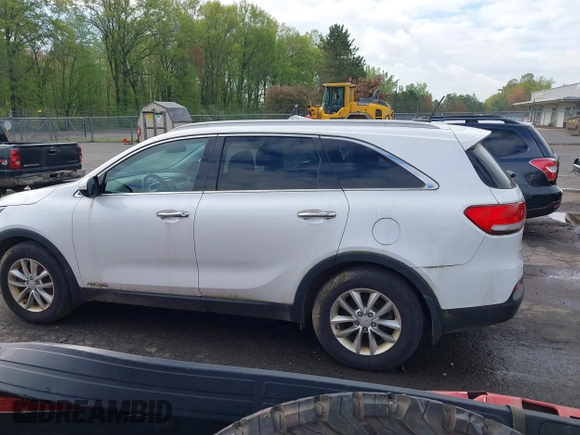 2017 Kia Sorento LX with VIN 5XYPGDA54HG221439, listed as a IAAI auction lot 42218760 with 152,475 mi miles and . Bid and sale history available at carsss.com. Image 14.
