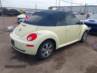 2006 Volkswagen Beetle z VIN 3VWPF31Y66M311261, wystawiony jako IAAI lot #41599012 z przebiegiem 133 792 mil mil oraz . Historia ofert i sprzedaży dostępna na DreamBid. Obrazek 4.