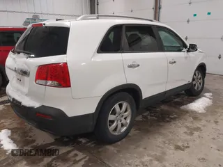 2012 Kia Sorento LX with VIN 5XYKTDA28CG217978, listed as a IAAI auction lot 41920274 with 151,978 mi miles. Bid and sale history available at carsss.com. Image 4.