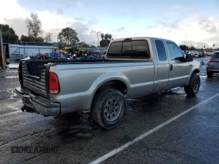 2005 Ford Super Duty F-250 XL with VIN 1FTSX205X5EA72216, listed as a Copart auction lot 44575325 with 217,271 mi miles and Salvage Title. Bid and sale history available at carsss.com. Image 3.