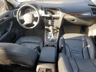 2010 Audi Q5 Premium Plus with VIN WA1LKAFP5AA101025, listed as a Copart auction lot 77333734 with 137,438 mi miles and Salvage title. Bid and sale history available at DreamBid. Image 8.