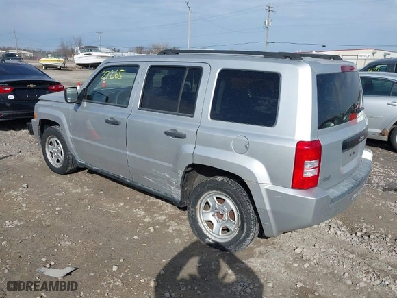 2009 Jeep Patriot Sport with VIN 1J4FT28B39D158917, listed as a IAAI auction lot 41727265 with 59,684 mi miles. Bid and sale history available at carsss.com. Image 3.