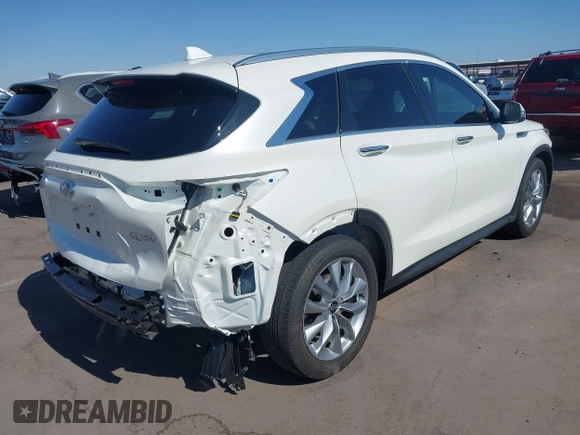 2020 Infiniti QX50 Luxe z VIN 3PCAJ5M38LF102168, wystawiony jako IAAI lot #42303489 z przebiegiem 24 910 mil mil oraz . Historia ofert i sprzedaży dostępna na DreamBid. Obrazek 4.